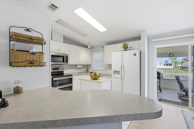 PRICED TO SELL!! MOTIVATED SELLER!! 2 bedroom, 2 bath home - photo 8