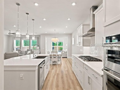 The custom heated and chilled in-ground pool, water features - photo 10