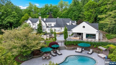 A truly once in a generation offering, this East Hill estate is - photo 3