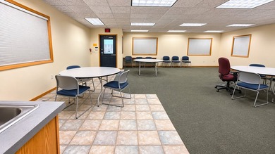 Prime Commercial Opportunity with Exceptional Visibility - photo 3