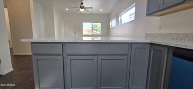 Beautiful perimeter lot, upgraded 42'' cabinets, quartz