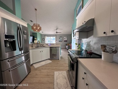 Tropical paradise in the heart of highly sought after - photo 15