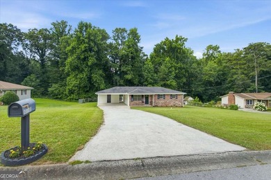 Beautifully renovated, 4 sided brick ranch on nearly 1/2 acre - photo 17