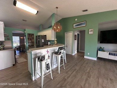 Tropical paradise in the heart of highly sought after - photo 18