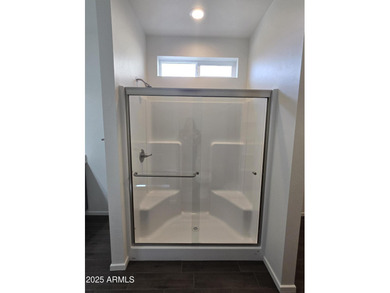 Beautiful perimeter lot, upgraded 42'' cabinets, quartz