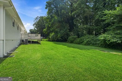 Beautifully renovated, 4 sided brick ranch on nearly 1/2 acre - photo 24