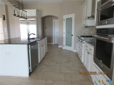 Priced to sell. Don't let this one get away. Beautiful home - photo 8