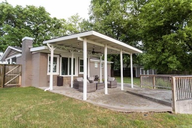 Beautifully remodeled home (2021) with Arkansas River views - photo 3