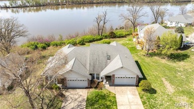 Enjoy stunning river views from this highly sought-after villa - photo 2