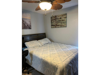 Welcome to this spacious 2 bedroom, 1 bath unit with relaxing - photo 11