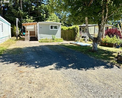 Thoughtfully updated and expanded! This darling little - photo 16