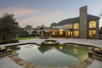 Nestled on a sprawling 0.509 acre corner lot within a cul-de-sac - photo 30