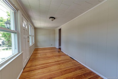 Welcome to this charming Colonial that offers the perfect blend - photo 4