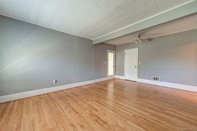 Welcome to this charming Colonial that offers the perfect blend - photo 8