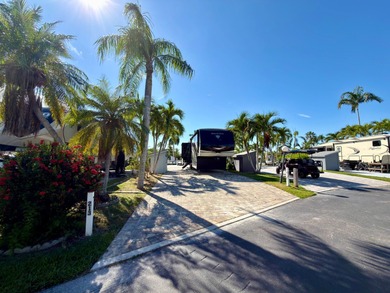 Beautiful waterfront lake lot#213 located in Outdoor Resort - photo 3