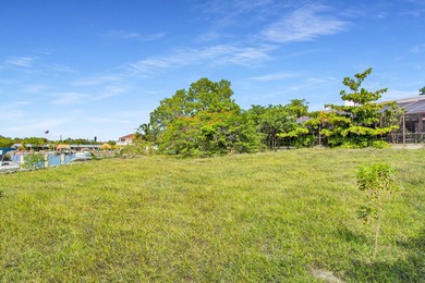 Casa Manana Shores, located in the heart of Marathon, is a - photo 9