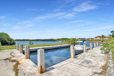 Casa Manana Shores, located in the heart of Marathon, is a - photo 10