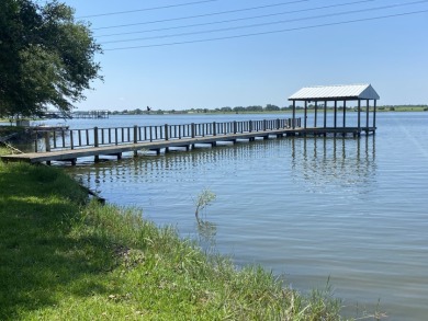 Nice Lake Front Property in a friendly subdivision on Lake - Lake Home For Sale in Groesbeck, Texas