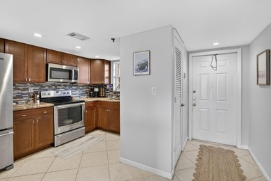 Spectacular lake and golf course views from this light and - photo 5
