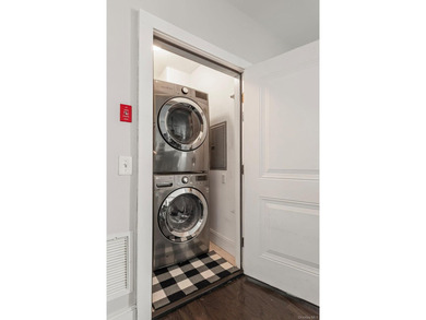 Experience Luxury Living In This Stunning 2 Bedroom, 2 Bathroom - photo 12