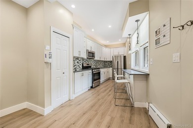 Move right into this beautifully renovated single-family home - photo 5