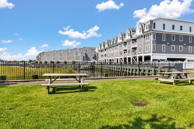 Experience Luxury Living In This Stunning 2 Bedroom, 2 Bathroom - photo 16