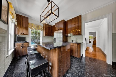 Stunning luxury one-family home in the heart of Flushing! - photo 10