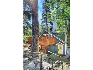 The four bears cabin sits perched on a quiet and unique street - photo 1