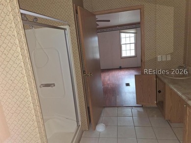 **MOBILE HOME HAS NO TITLE, CASH ONLY*** Come see this 3 - photo 3