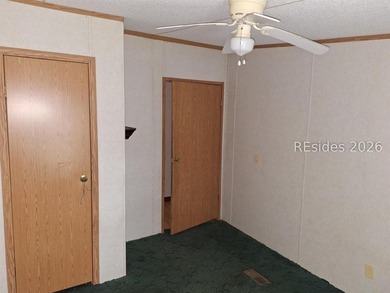 **MOBILE HOME HAS NO TITLE, CASH ONLY*** Come see this 3 - photo 5