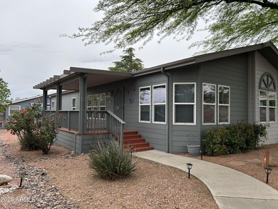 Home is ready to move in!! 2 Bedrooms and 2 baths. Home has a - photo 4
