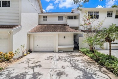 Lake Townhome/Townhouse For Sale in Tampa, Florida