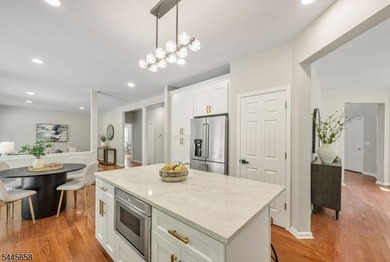 Introducing a very special luxury property where everything is - photo 13