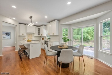 Introducing a very special luxury property where everything is - photo 15