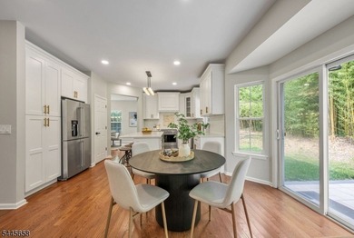 Introducing a very special luxury property where everything is - photo 16