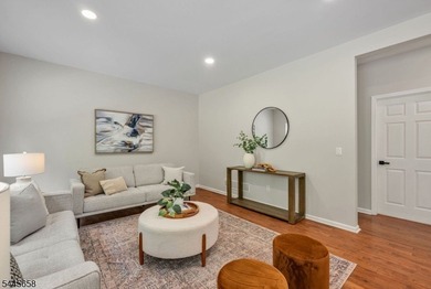 Introducing a very special luxury property where everything is - photo 20