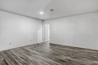 Discover a rare gem in the heart of Palmetto! This spacious - photo 22