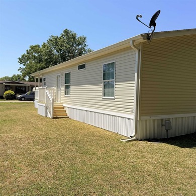 Welcome to Paradise! This beautiful 2013 Destiny home is in - photo 4