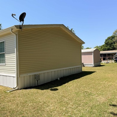 Welcome to Paradise! This beautiful 2013 Destiny home is in - photo 5