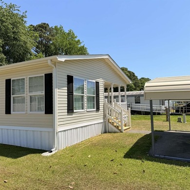 Welcome to Paradise! This beautiful 2013 Destiny home is in - photo 10