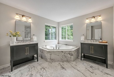 Introducing a very special luxury property where everything is - photo 33