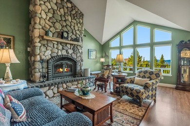 MOTIVATED SELLER! If you're ready to trade traffic, noise, and