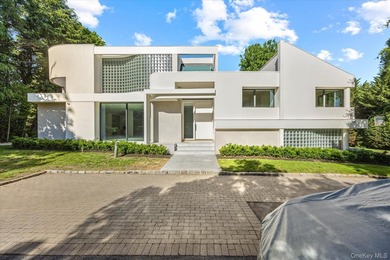Welcome to this stunning fully renovated contemporary residence - photo 1