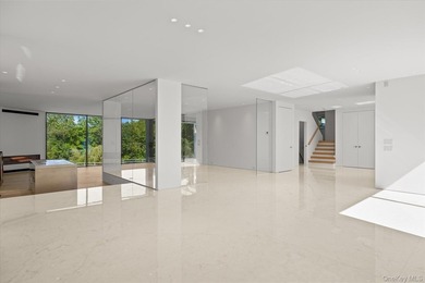 Welcome to this stunning fully renovated contemporary residence - photo 7