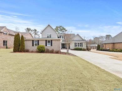 Live the Lake Guntersville lifestyle at 108 Lake Creek Drive! - photo 2