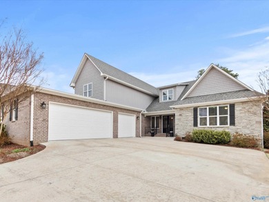 Live the Lake Guntersville lifestyle at 108 Lake Creek Drive! - photo 3