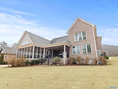 Live the Lake Guntersville lifestyle at 108 Lake Creek Drive! - photo 5