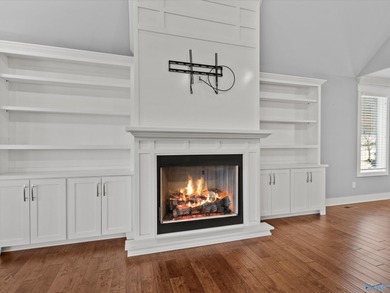 Live the Lake Guntersville lifestyle at 108 Lake Creek Drive! - photo 9