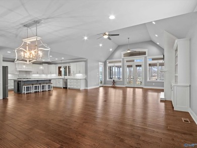 Live the Lake Guntersville lifestyle at 108 Lake Creek Drive! - photo 10