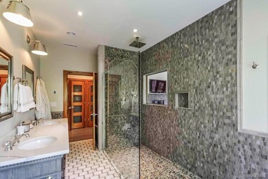 Bridgehampton Gambrel with Private Pickel & Padel Court The - photo 12